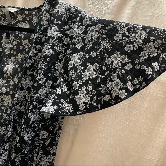 Flutter Sleeve Ruffle Hem Wrap Dress NWT - Picture 7 of 16